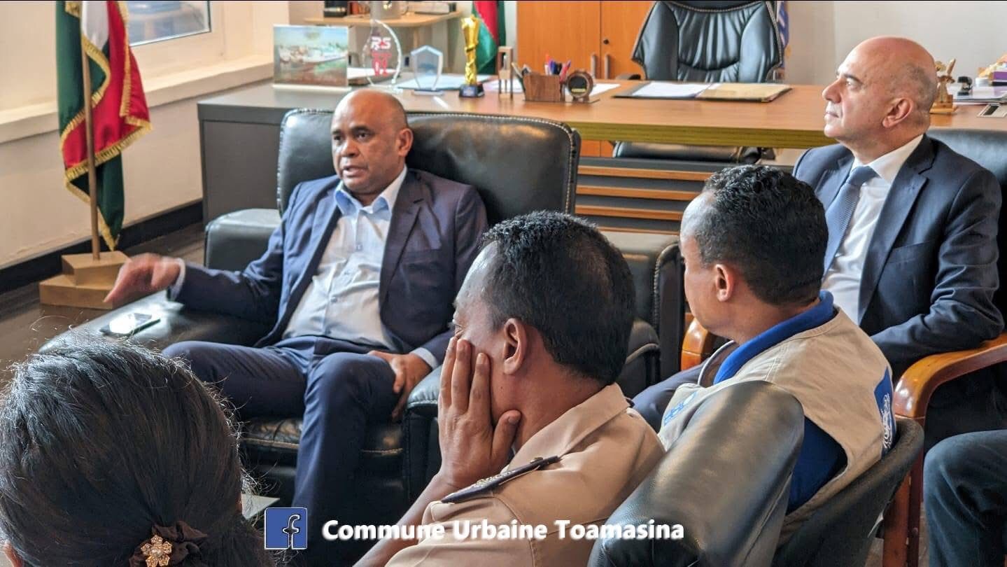 VELONJARA RAKOTONANDRASANA: NITSIDIKA AN’I TOAMASINA