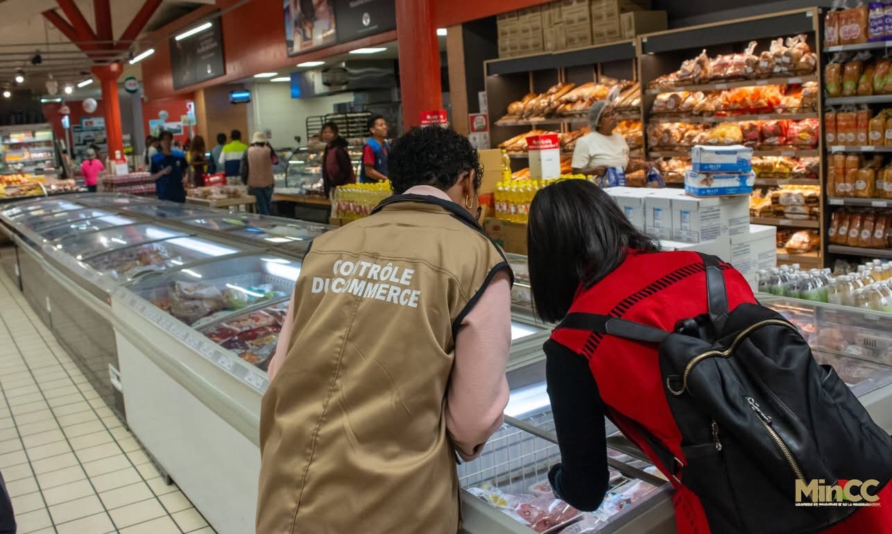 PROTECTION DES CONSOMMATEURS: FEMERTURE TEMPORAIRE D’UN RAYON FRAIS EN GRANDE SURFACE ET SAISIE DE PRODUITS PÉRIMÉS A TANA